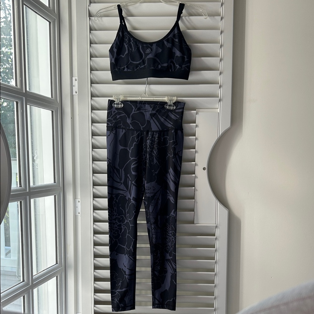 Adidas Workout Set - Black and Gray Patterned Sports Bra and Leggings